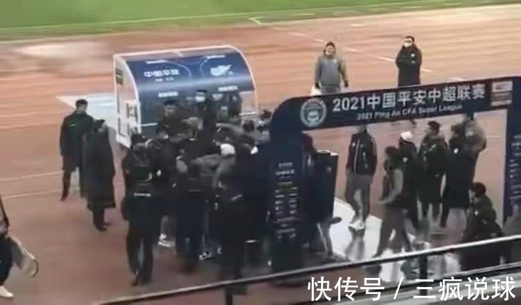 万达集团|极其恶劣+顶格重罚!中超豪门赛后集体失控,数十人围堵+殴打裁判