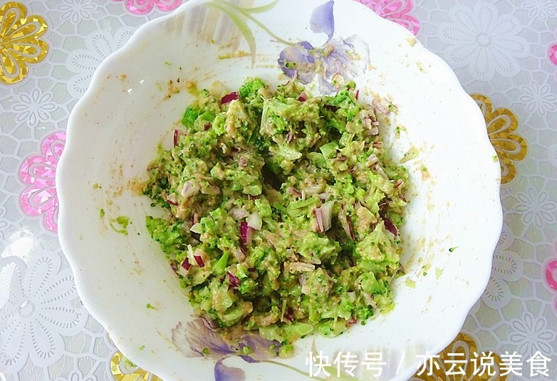 我的早餐饼火了，顶饱又低脂，同时还能润肤，最适合早秋