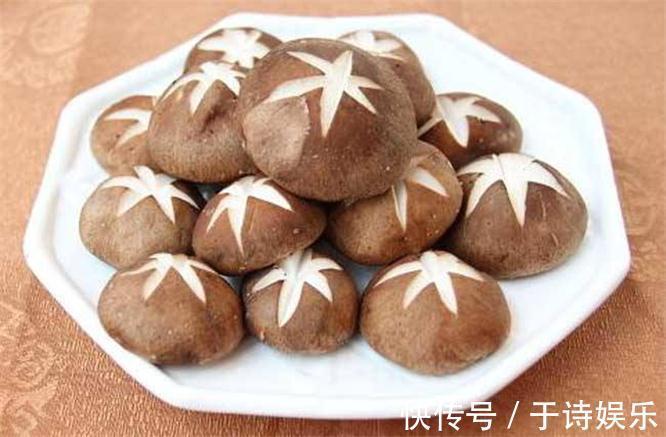 女性|女性不想显老,想吃三种蔬菜,营养丰富,改善气血,早吃早好