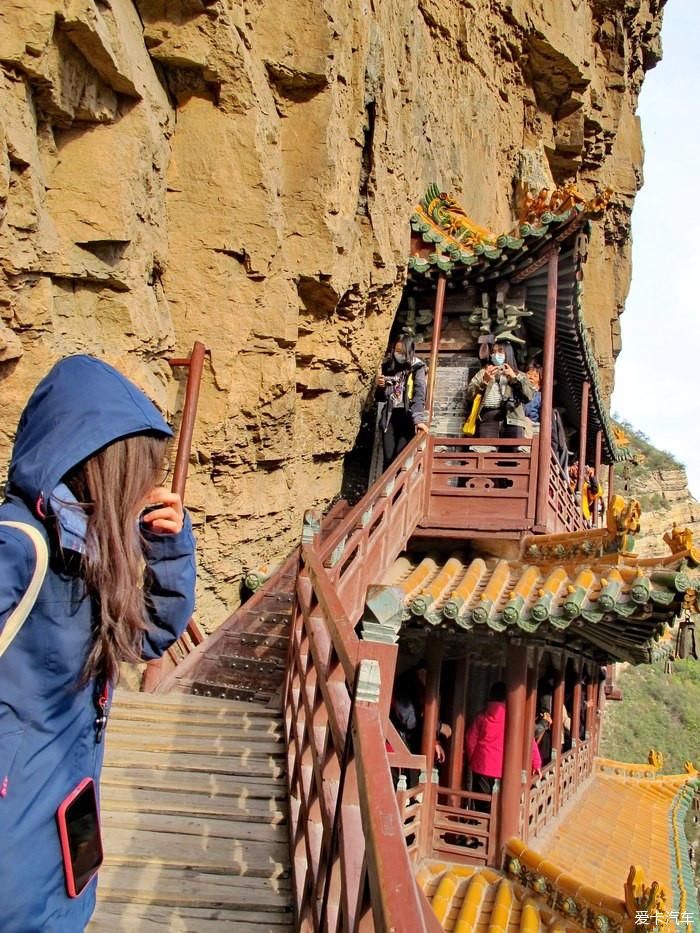  胜景|恒山胜景悬空寺，依托岩石很壮观