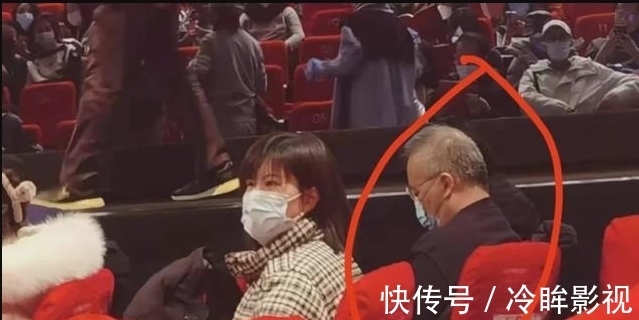 肖战《如梦之梦》北京首演,品牌商联合送花墙,业内人士现场观演