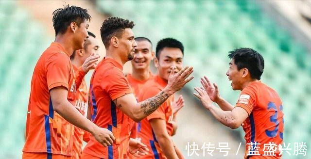 海港|1-0!中超“双冠王”诞生!山东泰山7连胜夺冠,胜海港+创4大纪录!