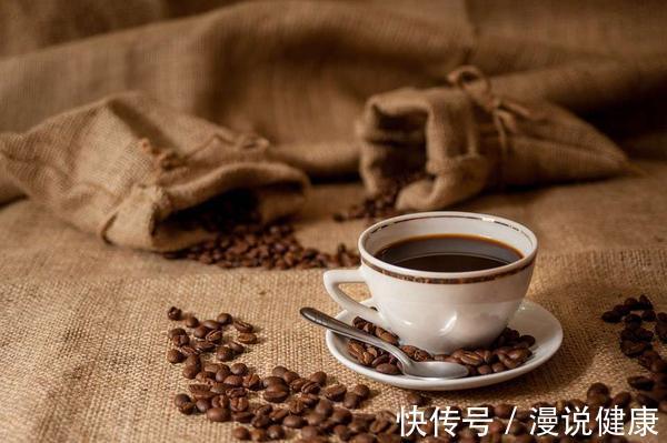 中风|每天适量喝咖啡能有效降低中风?比起喝咖啡,这4类人更需要注意