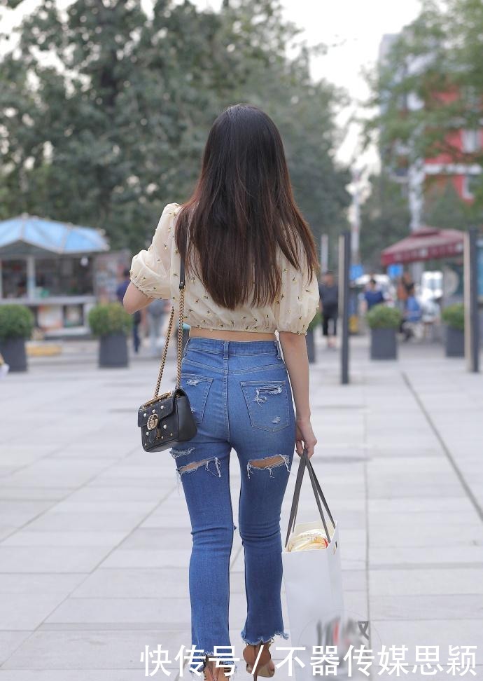 勇气|街拍 个性牛仔裤, 没身材没勇气还真不敢穿