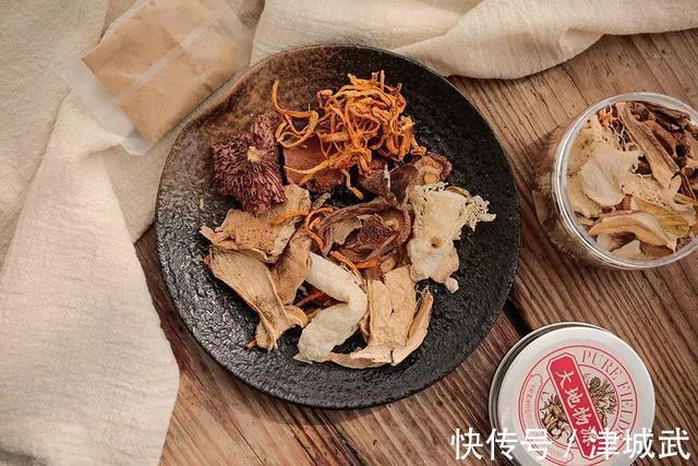 推荐好吃不上火的3道火锅,绝对成为你冬天的美食新宠