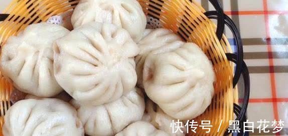 香菇|这个诀窍告诉你，蒸出来的包子又软又好吃，小孩子吃的好开心