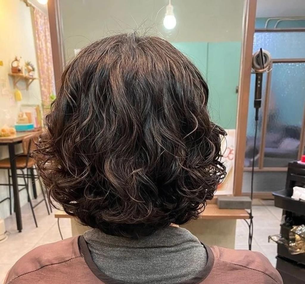 越烫越时尚发型20款，蓬松瘦脸真洋气，有你同款吗