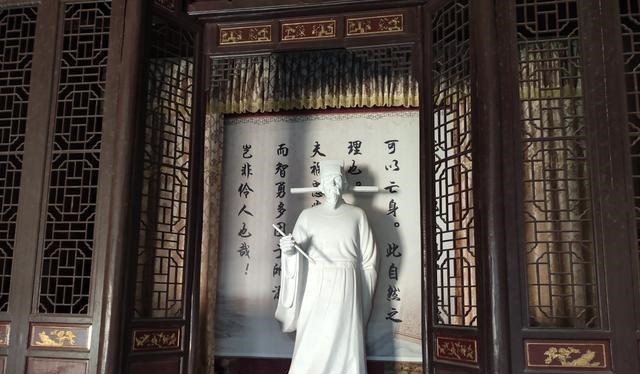 贺知章|李白努力一辈子,追不上24岁的张九龄,也追不上36岁的贺知章