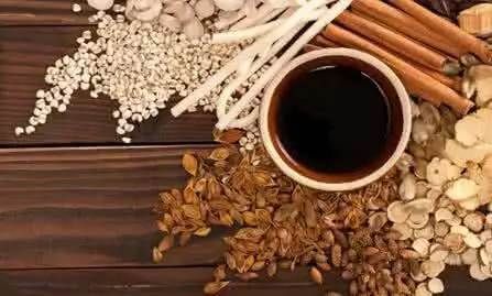 內經|干了10多年中醫才明白治療手腳麻木，得一邊“通”，一邊“補”！