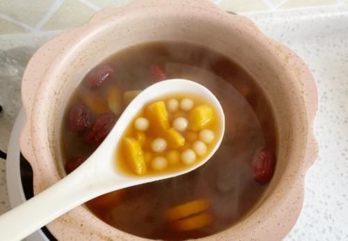 真正补血的是它,比阿胶还补血,每天一碗,气血足了,脸色更红润