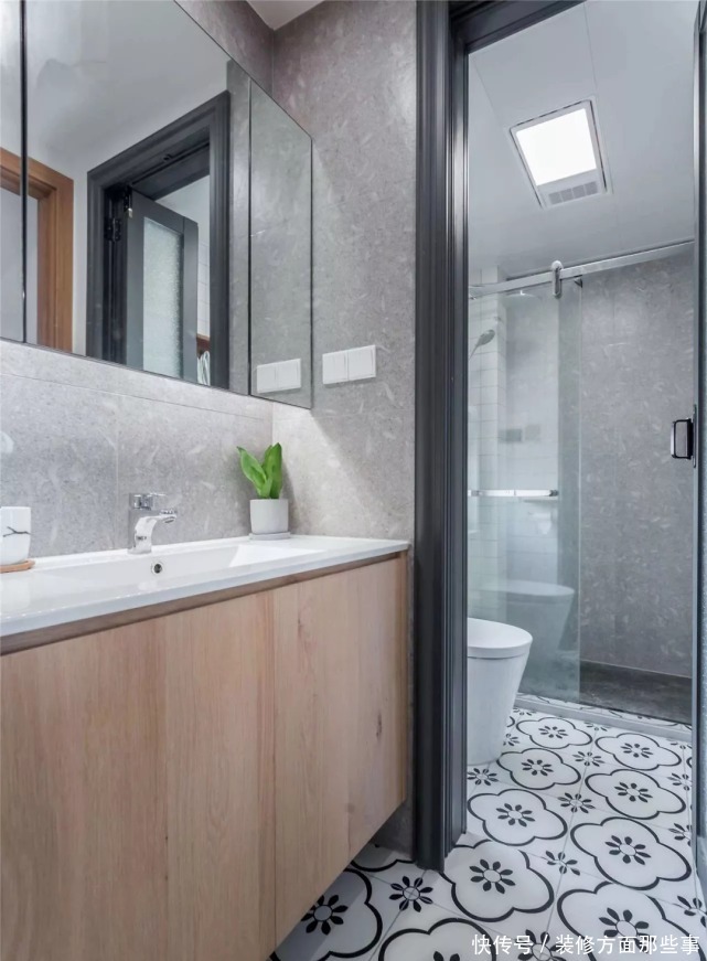 北欧|87平北欧混日式风将客厅打造舒适的家庭影院，阳台设计成品茶区