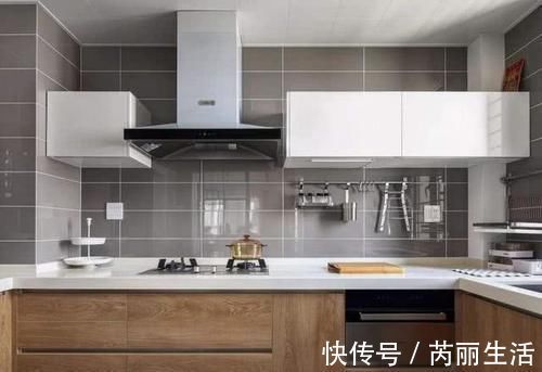 管道|下水道被油污堵住,不要用热水冲,用1个小妙招几分钟就恢复通畅