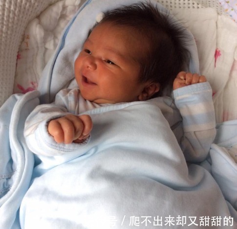 运动|一岁前孩子如果有这些“表现”,说明脑部发育已经达标了,别忽视