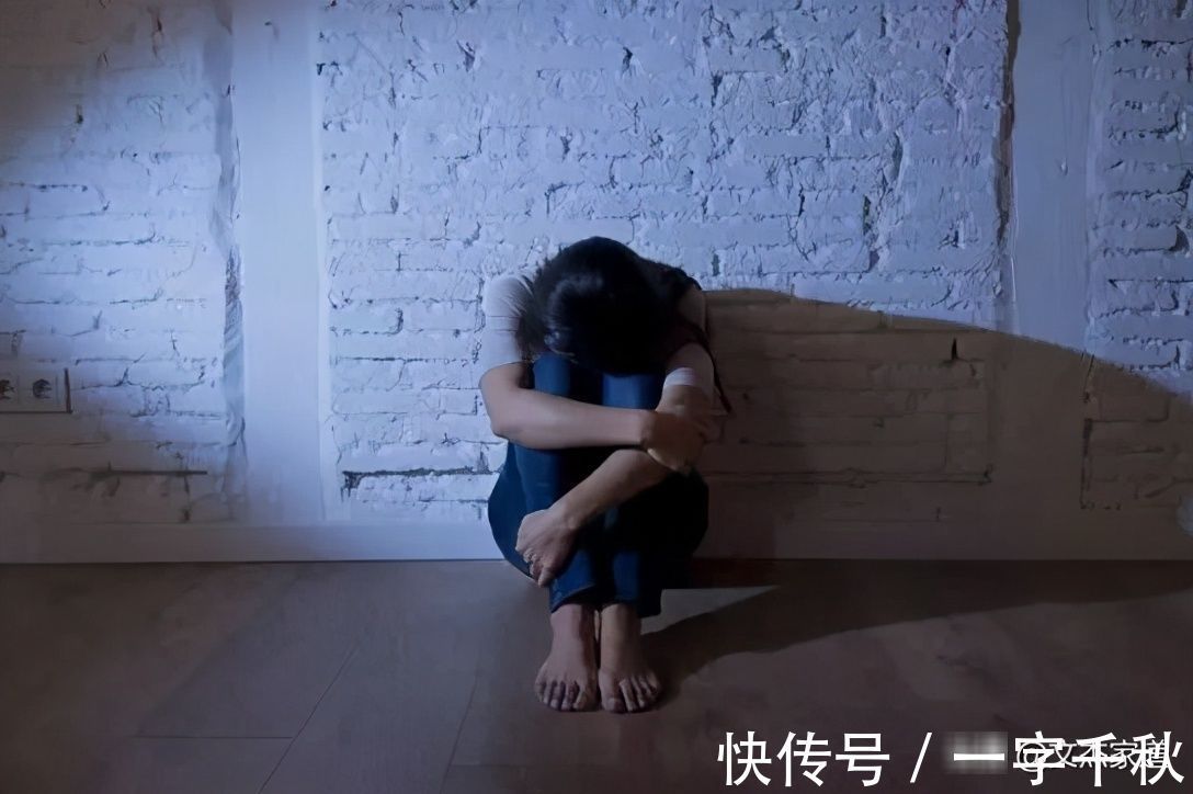 青春期|父母当着孩子的面换衣服,中间的危害你想象不到