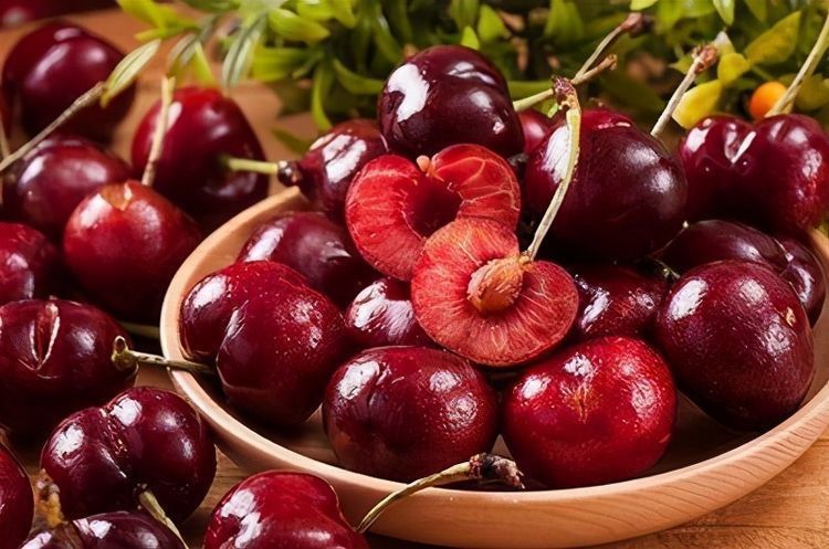 补血|女性不想变黄脸婆,推荐多吃3种食物,滋润身体,有益健康