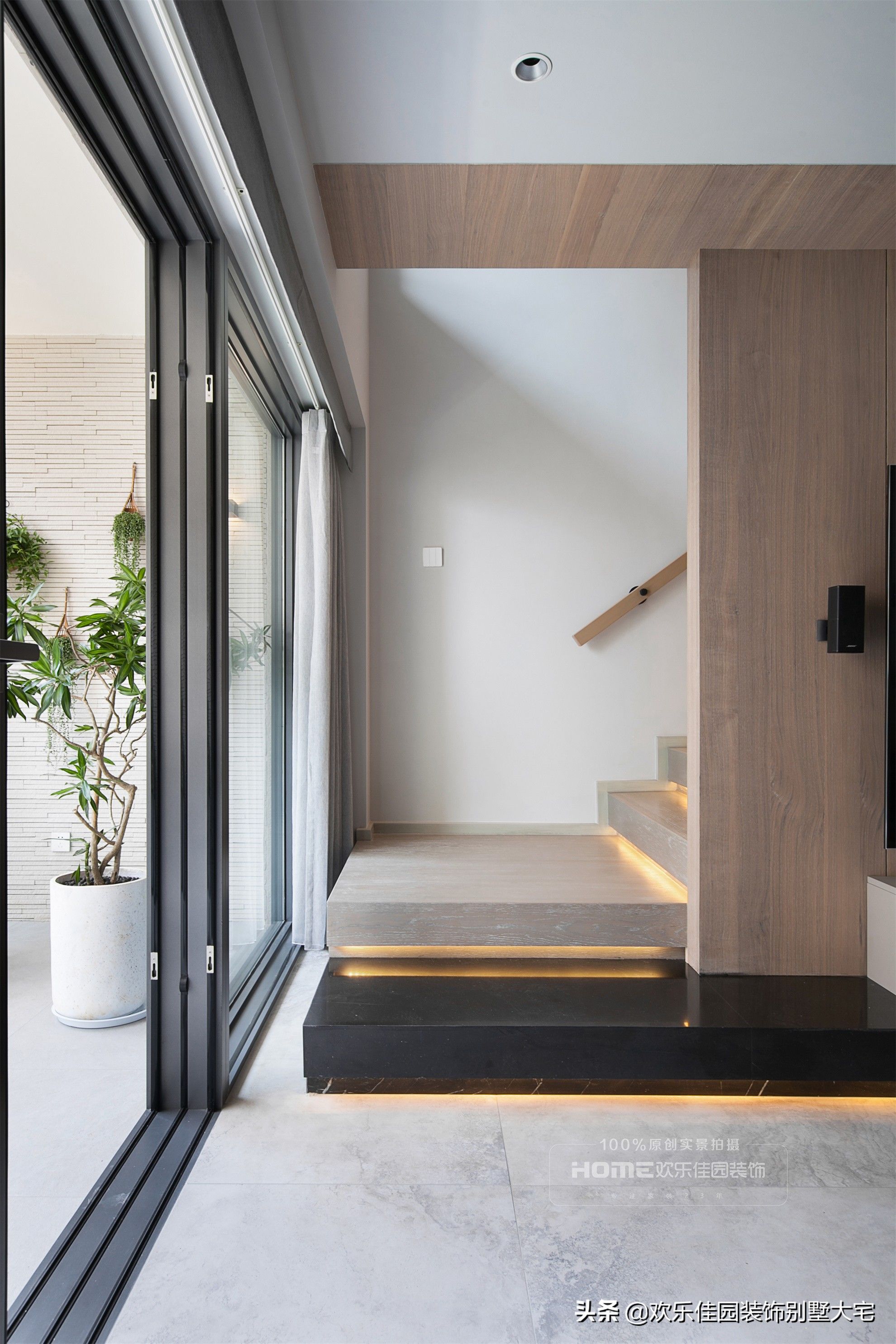 空间|300平现代简约复式，楼梯改造方案绝了