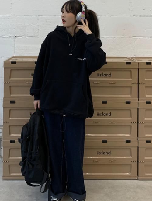 下装的选择|春天卫衣别搭紧身裤了,如今网红都爱“chic风”,又潮又个性