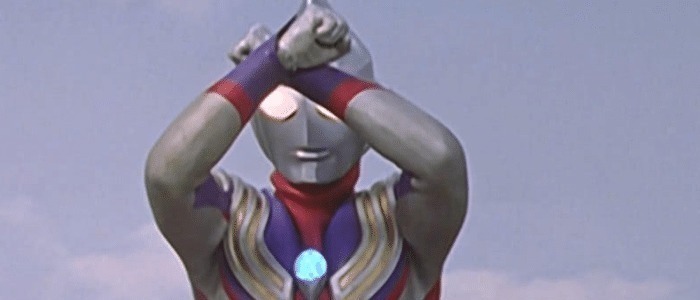 迪迦|当奥特曼去掉特效后,迪迦石像就只剩上半身,扎基飞行动作超搞笑