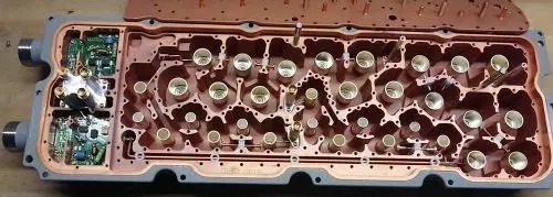 电巢|电巢学堂:华为基站拆解,PCB设计+高频走线,完美的像艺术品!