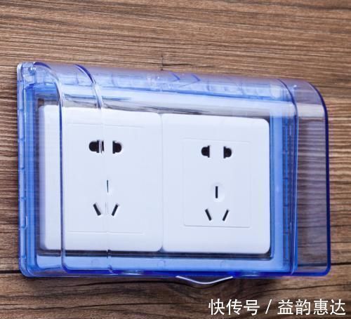 插座|厨房不要装墙上插座了,头次见有钱人装这种代替,实用又个性十足