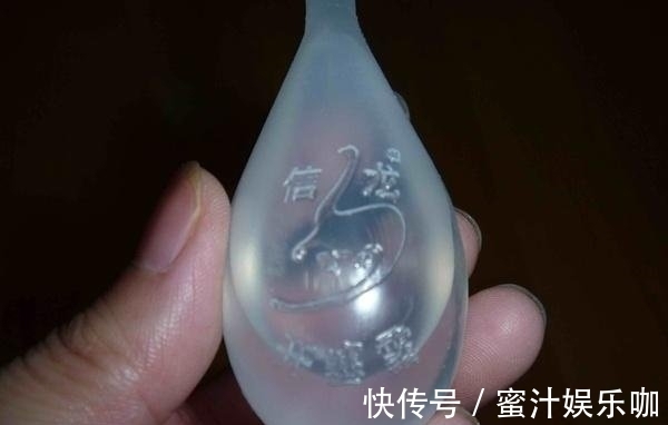 药店|药店的一粒它,大妈每天用它抹脸,坚持五次祛斑,皮肤白嫩有弹性