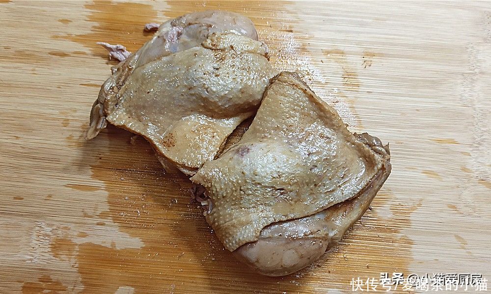 小猫|教你水晶盐鸭肉做法，成菜晶莹剔透口感Q弹，特别爽口还解馋