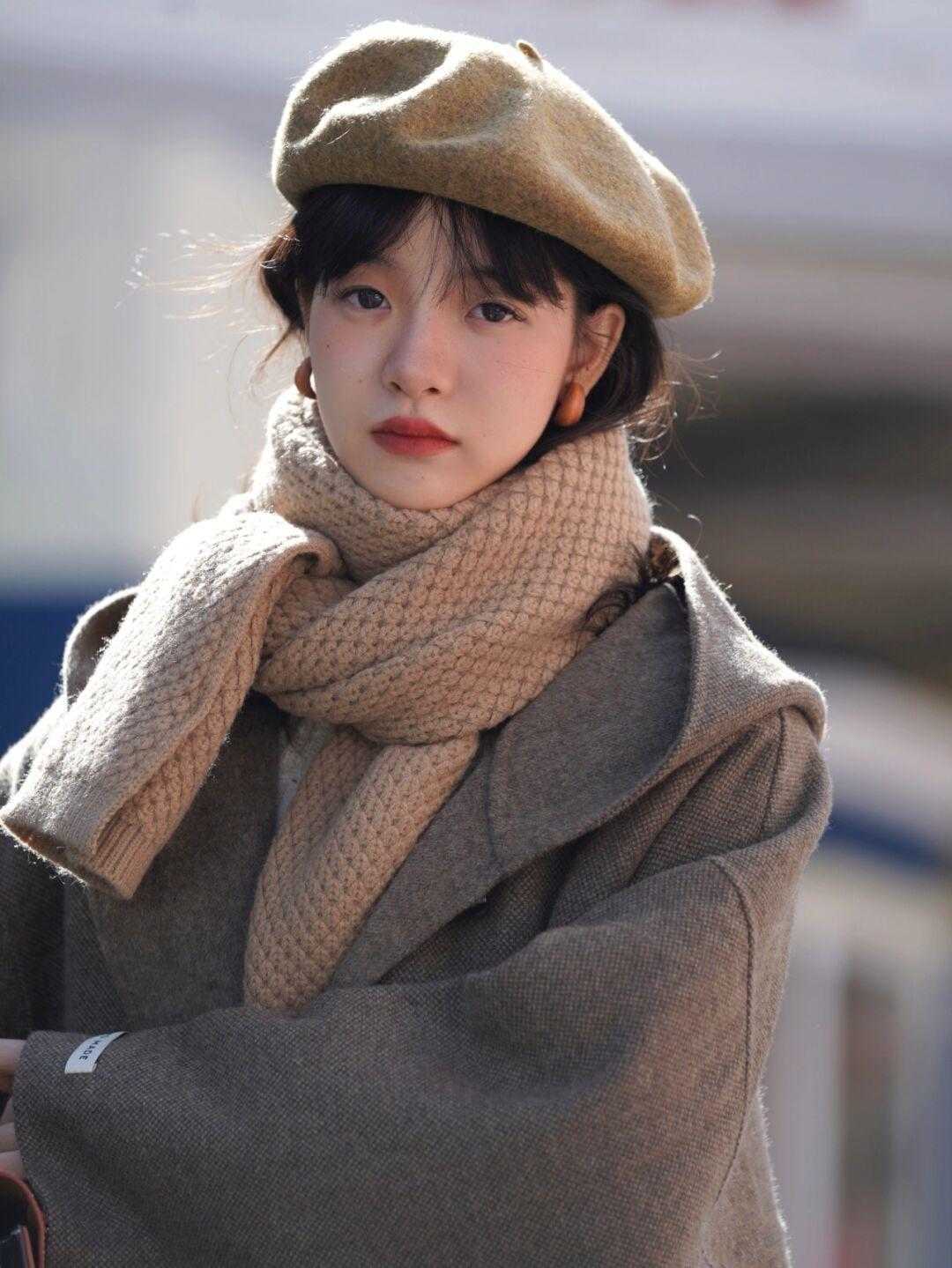 大衣 冬天怎么把大衣穿出高级感？试试这些搭配方式，简约利落又洋气