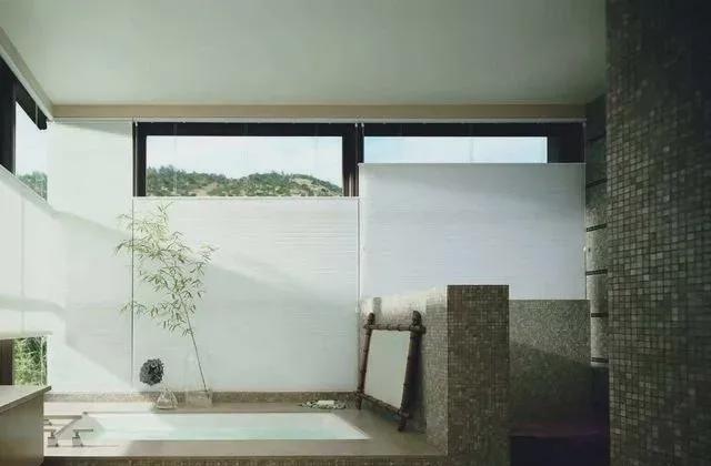 百叶窗|越来越多人家里不装窗帘了,现在流行这样装,美观实用又隐私