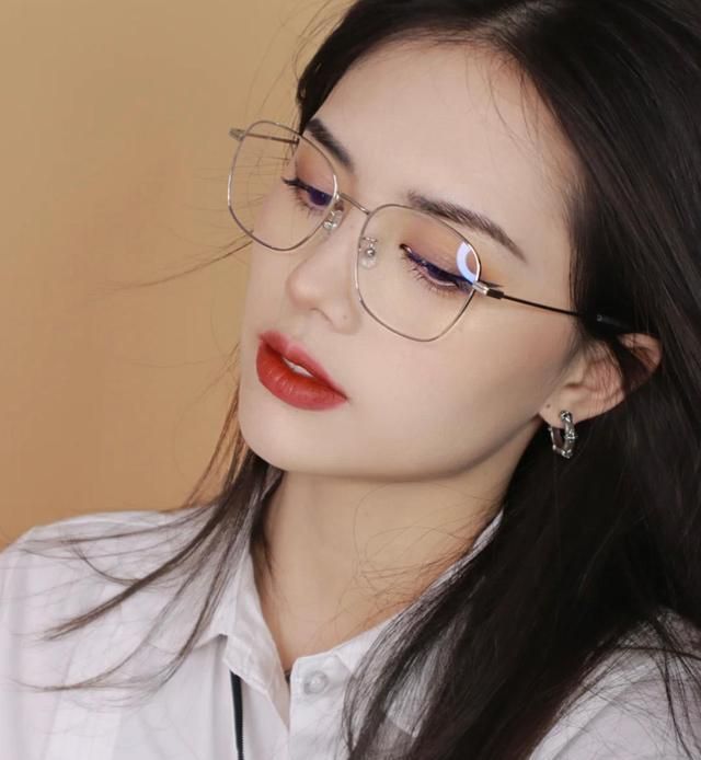 眉毛|“戴眼镜”的女人,这样化妆才好看!放大双眼又气质,颜值提升快