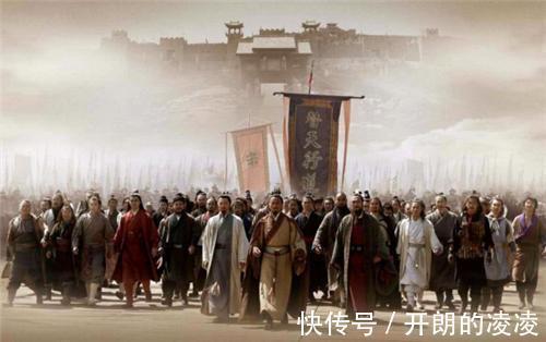 花荣#为何关胜,呼延灼会归顺宋江看拒绝投降好汉的下场,你就明白了