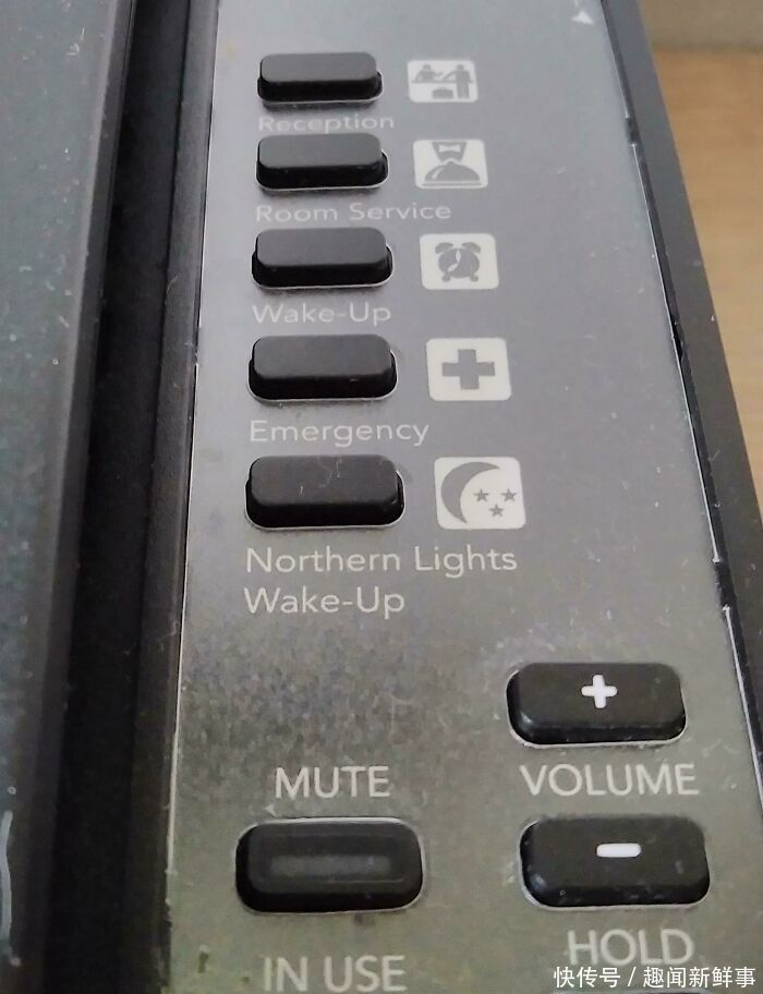 手机充电|网友晒出38个很贴心的生活物品,这些设计师都有一颗产品经理的心,太有爱了