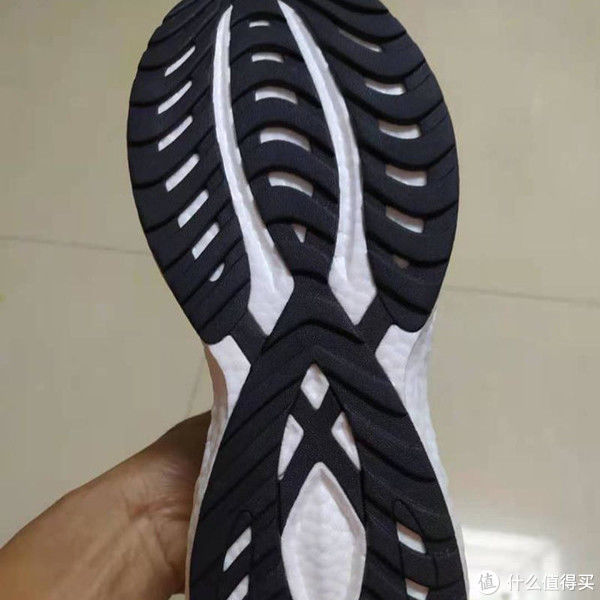 耐克 性价比超高的3款国产跑鞋,脚感不输耐克阿迪,买错要吃大亏