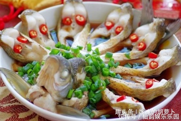 吃饭|老公带同事来家里吃饭,夸俺人美厨艺高,老公不开心了