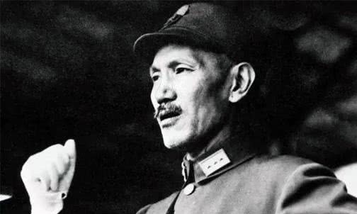 行董事长|不叫父亲叫总裁，蒋介石与蒋经国不是简单的父子关系