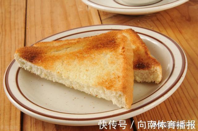 面包|日本超火的“生吐司”是个啥？和普通吐司有啥区别？涨知识了