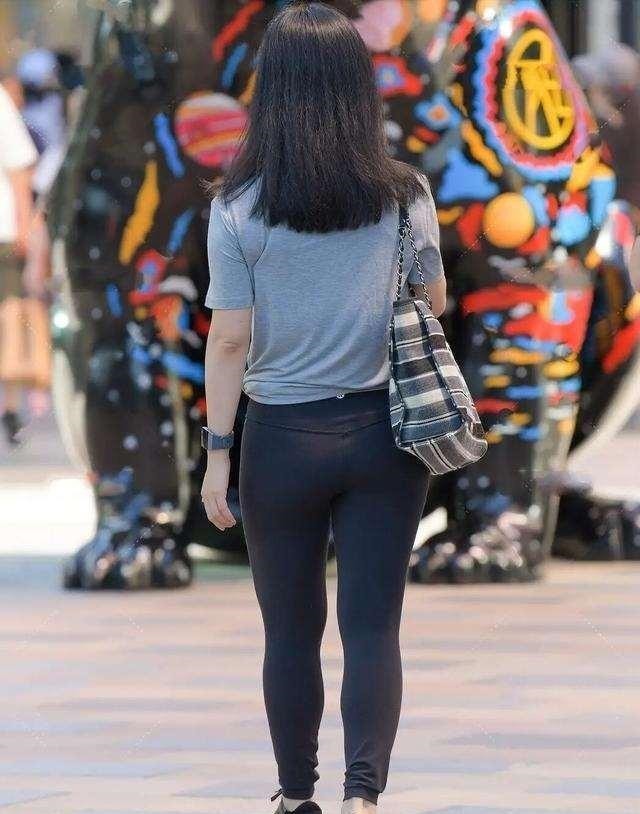 穿搭 瑜伽裤遮肉的穿搭秘籍,着装就要选择时髦一点的,也很优雅!