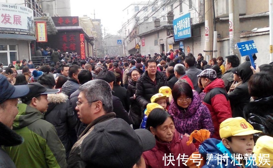 爷爷奶奶|谁来接送孩子上下学,其实说明了很多家庭的问题,第一种是最合适