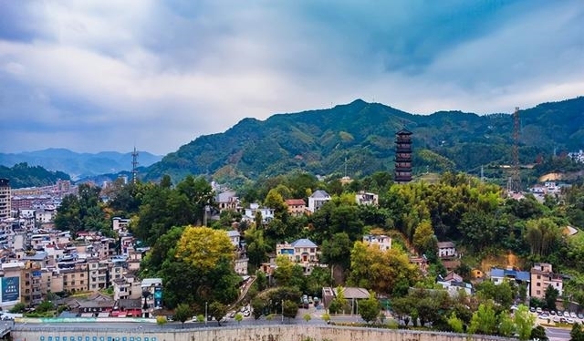 小城|浙江丽水有一座遂昌县，青山环绕，环境优美，有城市人向往的生活