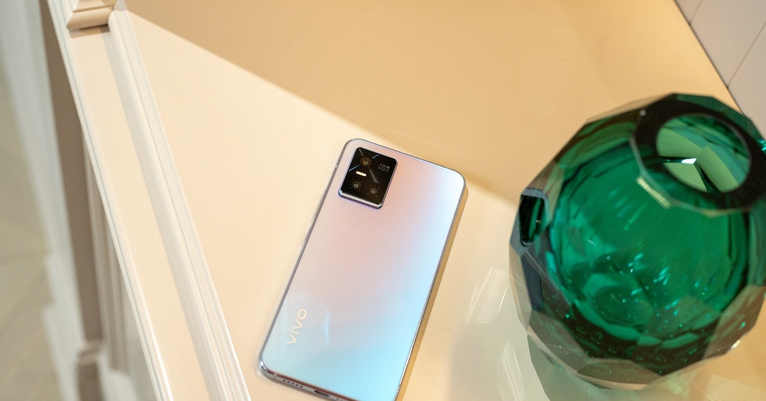 年轻消费者|用上光致变色工艺的vivo S10 Pro，真能打动年轻消费者？