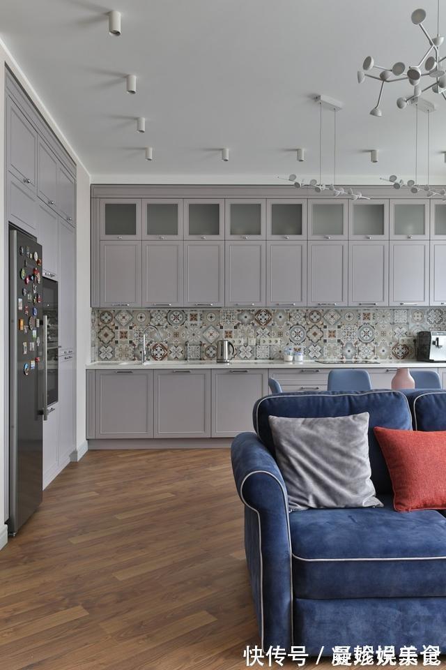 墙面|130平各个空间几乎空无杂物,我是没看出来,屋主一家已住10年