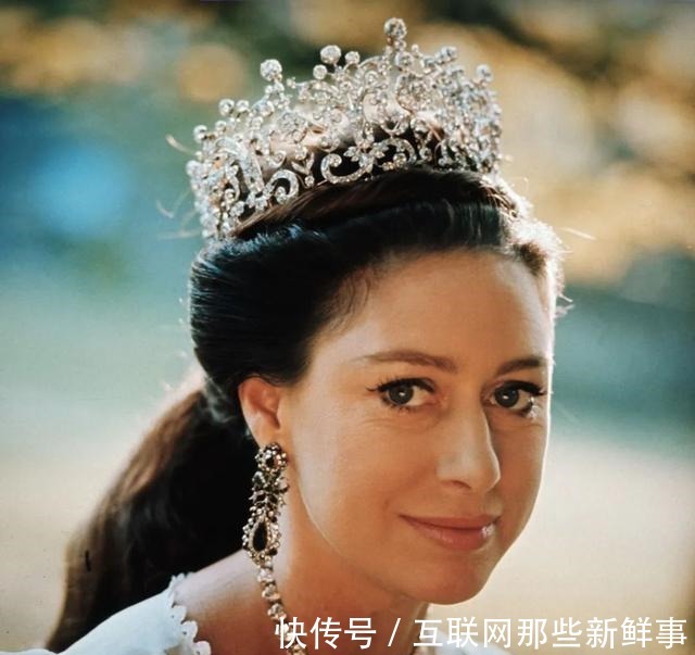 最爱 那么重的耳环为什么却成为了王室女性的最爱!