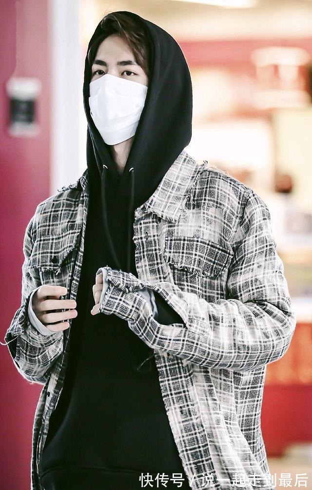 格纹衬衫|王一博的万有吸引力,越青春越破烂,“丐帮”造型成潮流范本!