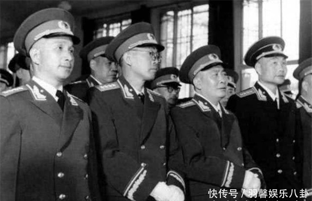 爷孙|爷孙俩都是离家出走,最后都当上将军,而且孙子比爷爷更厉害