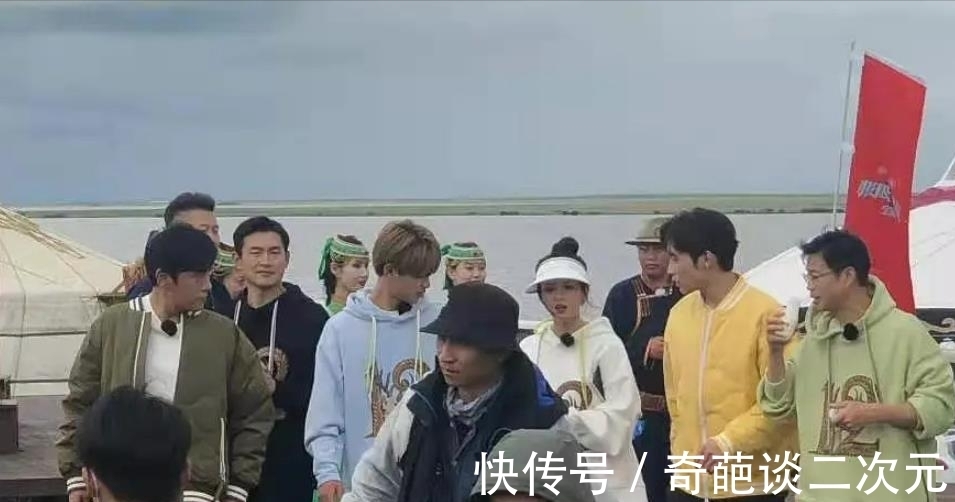 综艺|杨超越玩游戏崩溃大哭,情绪失控的背后:综艺该不该留有底线?