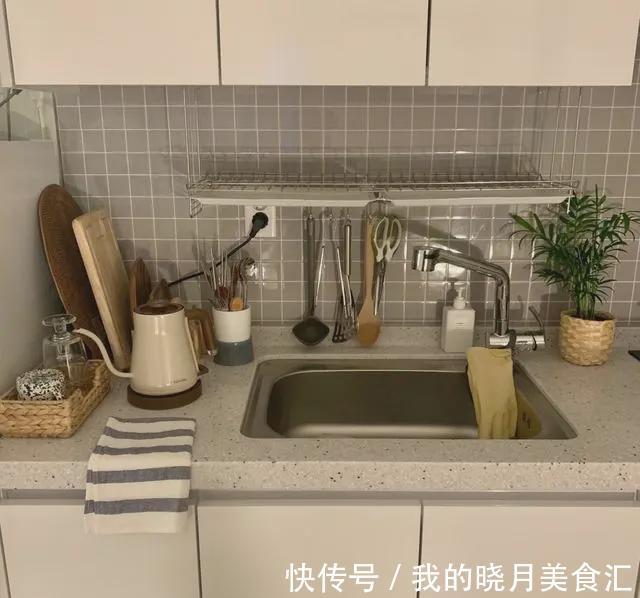 小户型|月入3万的白领,原来也只能住20㎡,天天加班,厨房都可以不要了