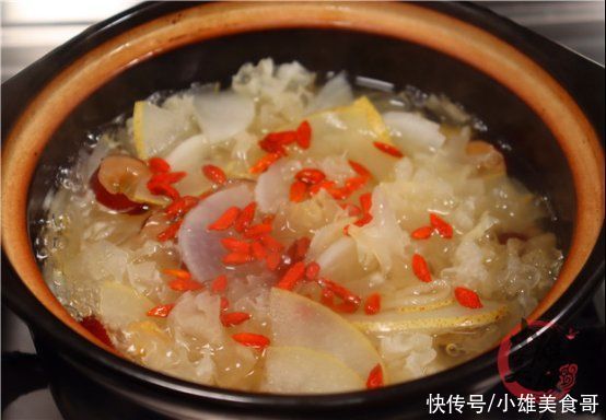 热水|把白萝卜和梨放入滚烫的热水中，没想到这么厉害，这下长见识了