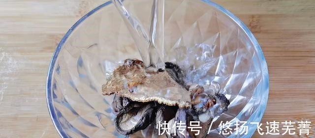 用板栗这样炖汤,益气补血,健脾养胃,经常熬夜的朋友要多喝2碗!