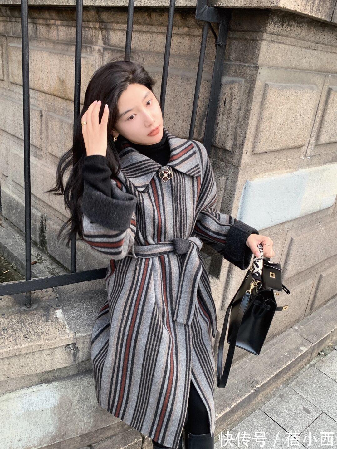 围巾|今年穿“大衣”才最in,内搭毛衣时髦优雅、下搭牛仔裤高级洋气