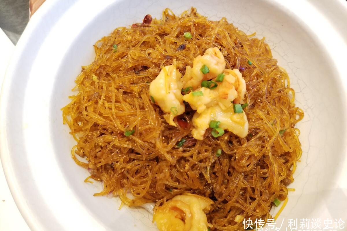 炒粉丝，最忌焯水后直接炒，多做1步，粉丝根根顺滑，还不结团