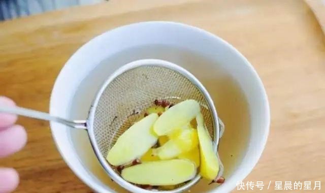 猪肉饺子馅加花椒水